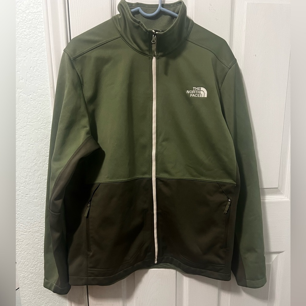 The North Face Men's L Apex Canyonwall Softshell Jacket Clover Taupe Green